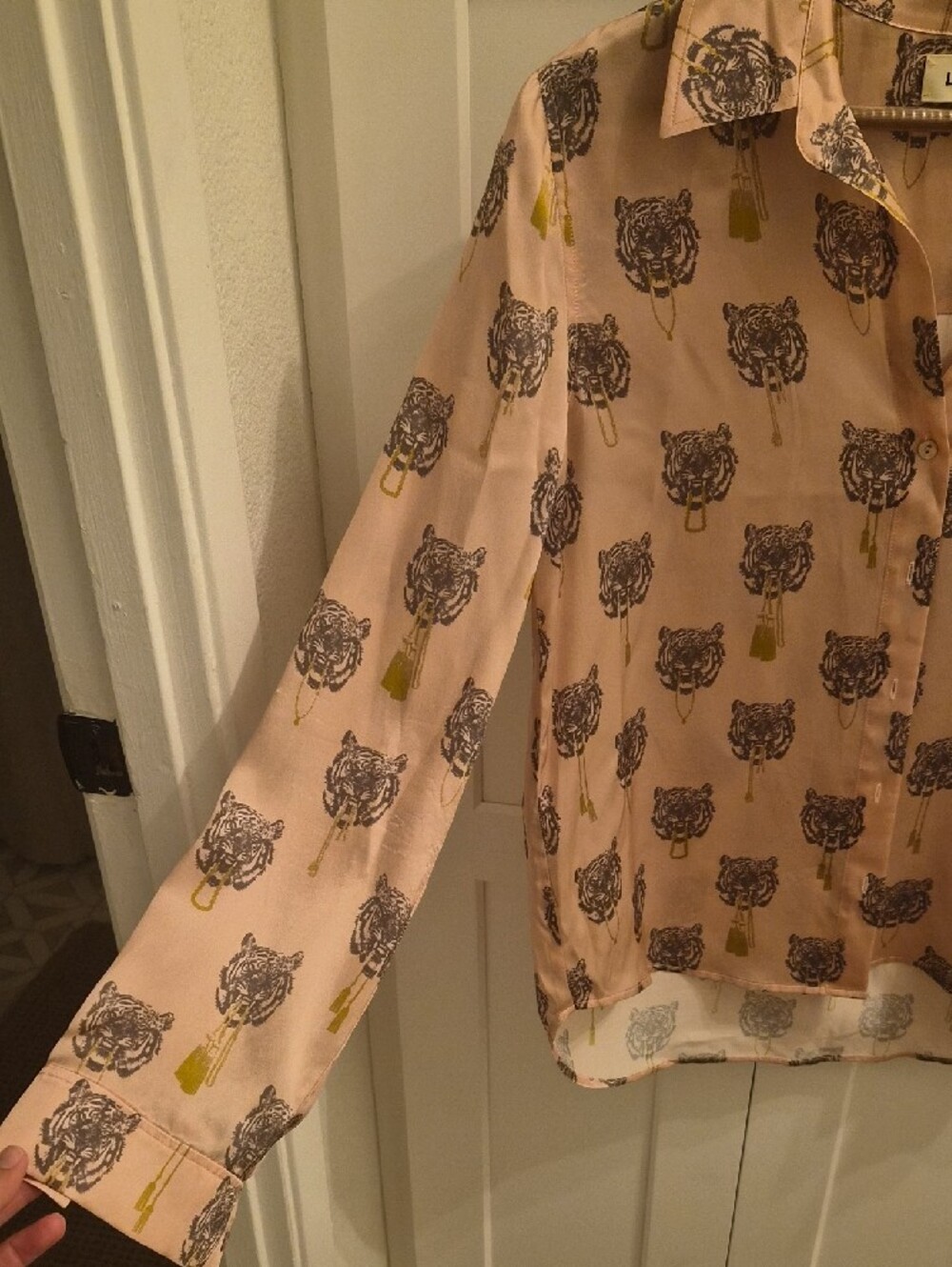 L'AGENCE Pink Tiger-Print Button-Down Blouse - Picture 5 of 6